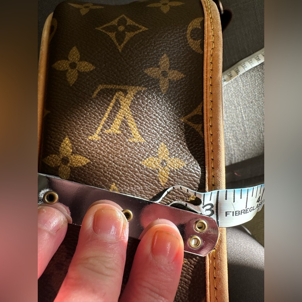 Louis Vuitton Bosphore authentic Messenger bag- Firm Price - Picture 14 of 16
